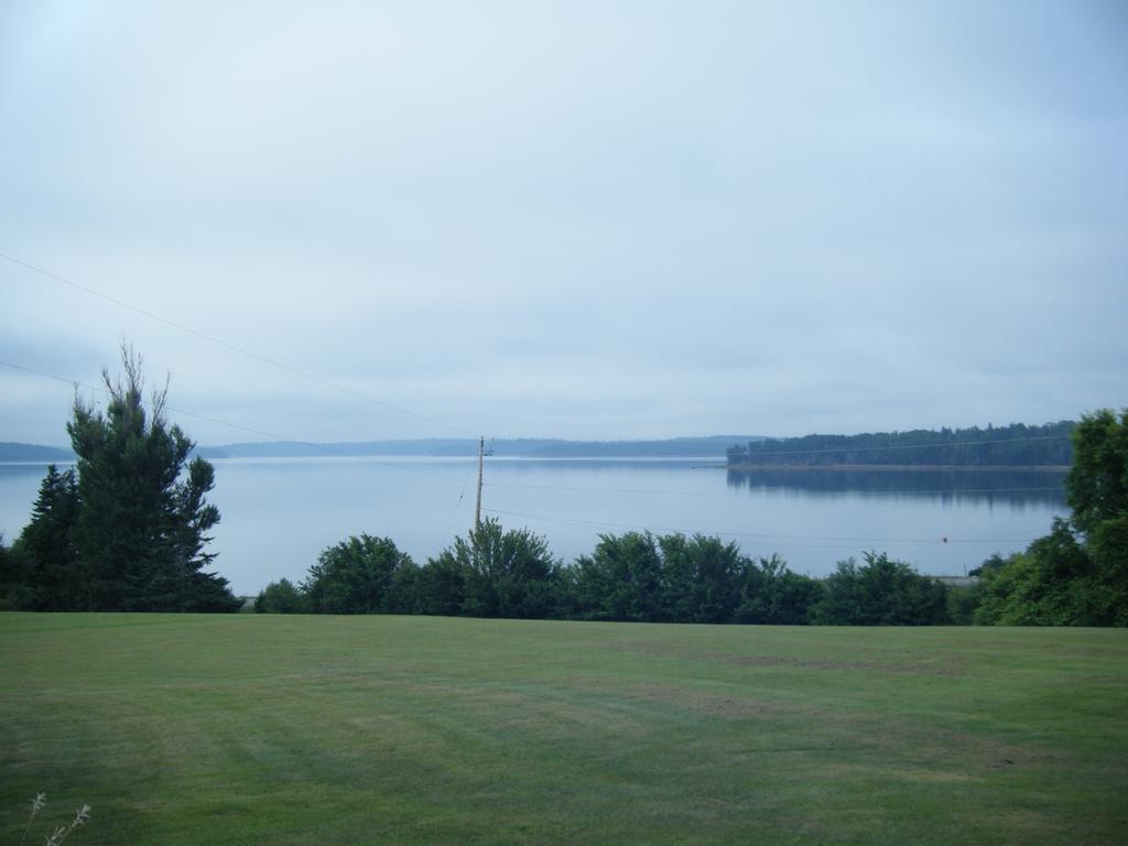 Bayview Pines Country Inn B&B Mahone Bay Exterior photo