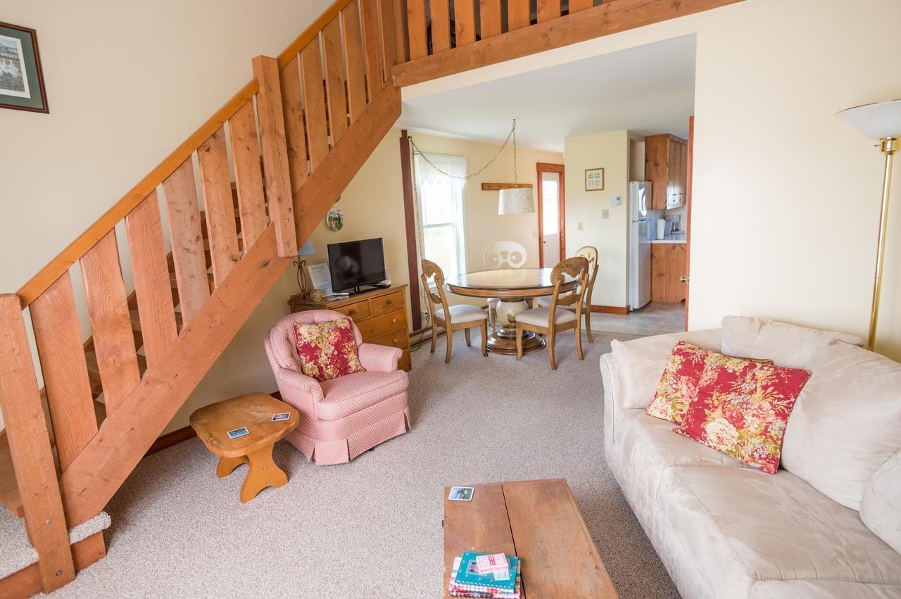 Bayview Pines Country Inn B&B Mahone Bay Exterior photo